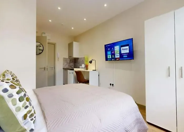 Netflix Heart Of Battersea Wd Self Check-In Desk