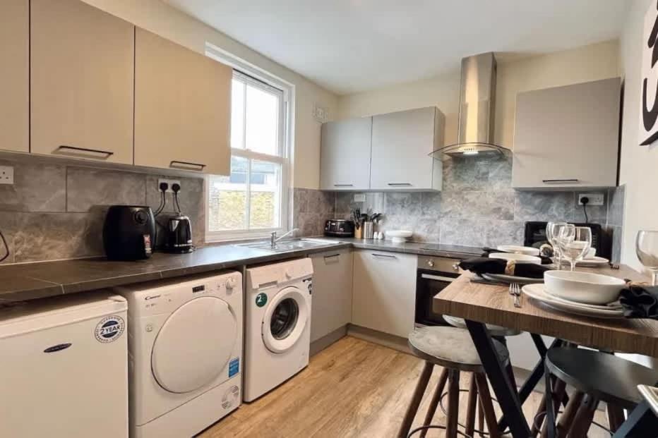 Appartamento Netflix Heart Of Battersea Wd Self Check-in Desk *
