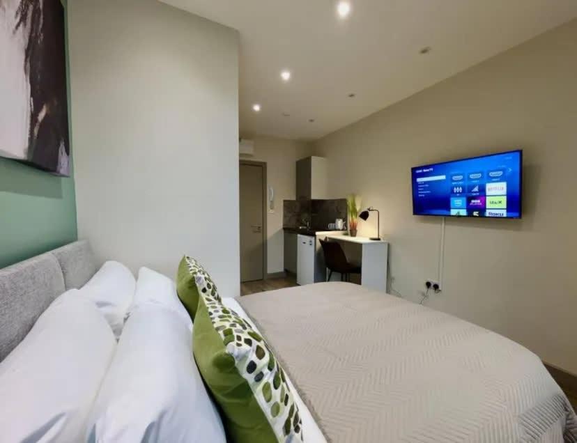 Netflix Heart Of Battersea Wd Self Check-in Desk Londra