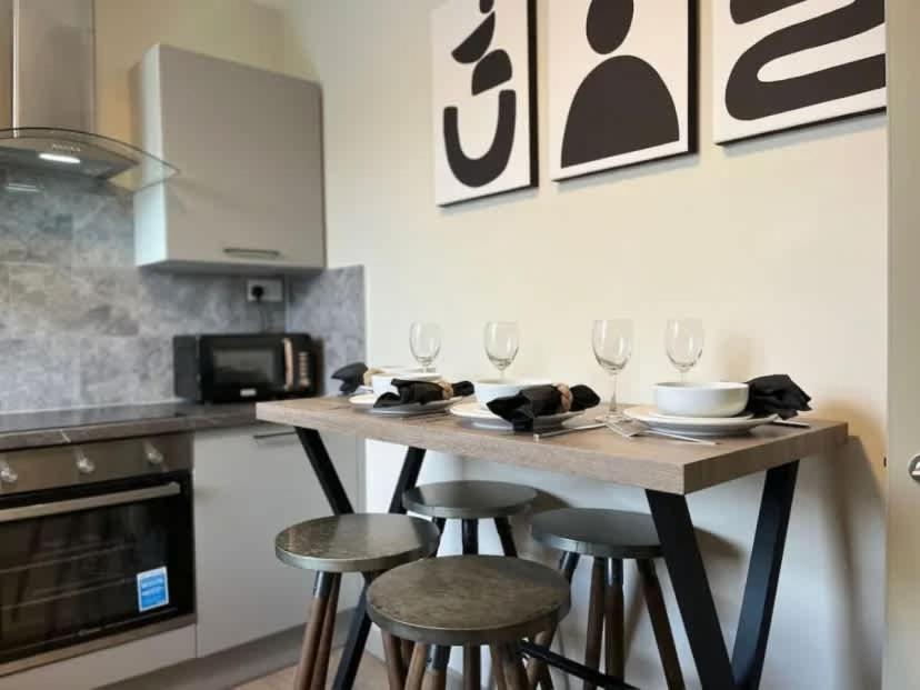 Appartamento Netflix Heart Of Battersea Wd Self Check-in Desk